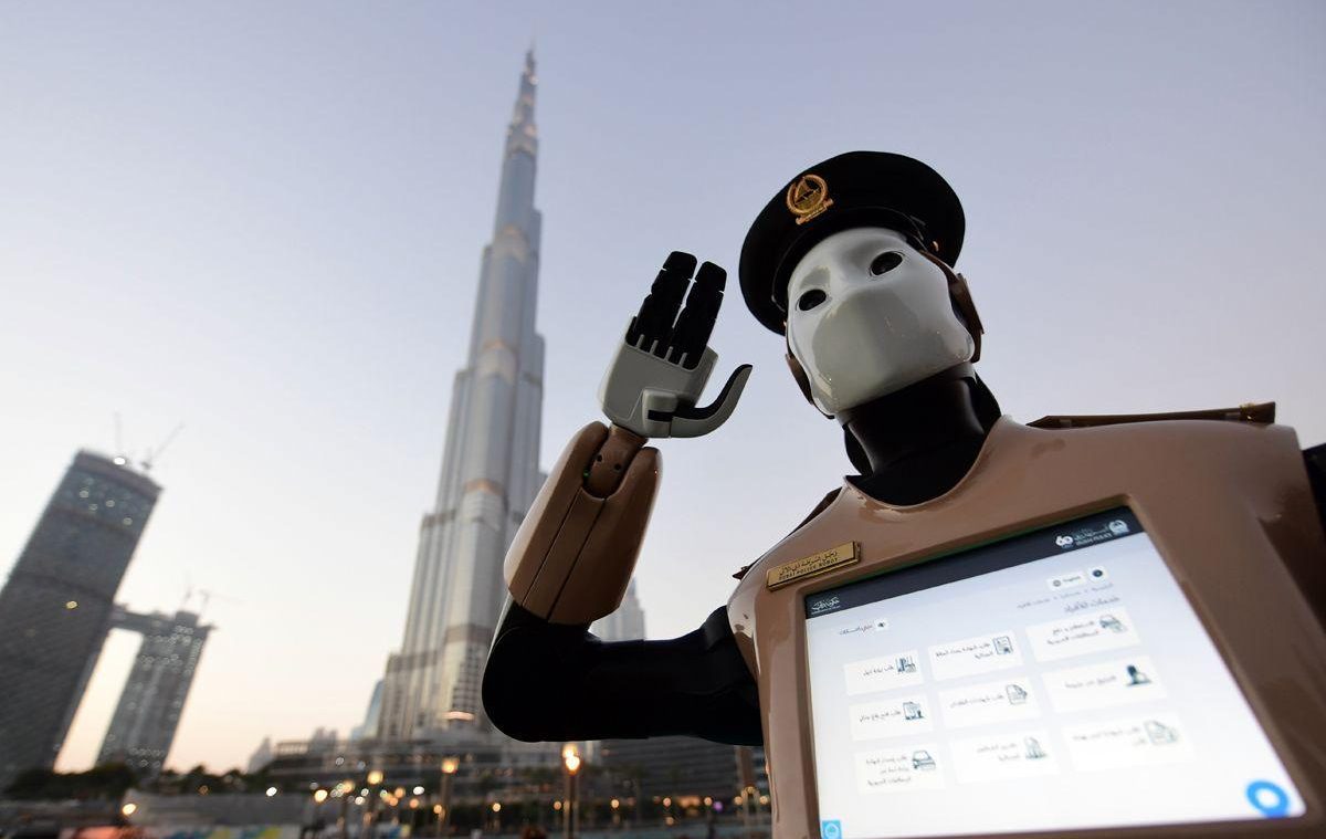 هل ستحل الروبوتات محل البشر بالوظائف؟