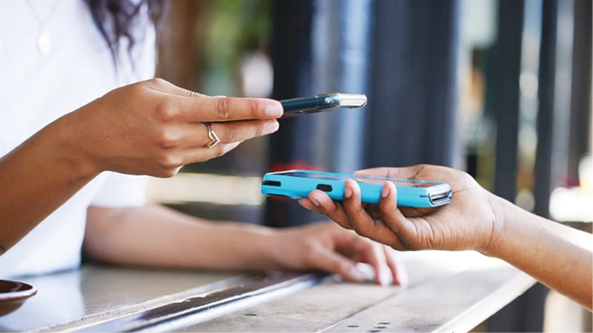 الاقتصاد غير النقدي في الإمارات.. هل تقترب نهاية العملات الورقية؟