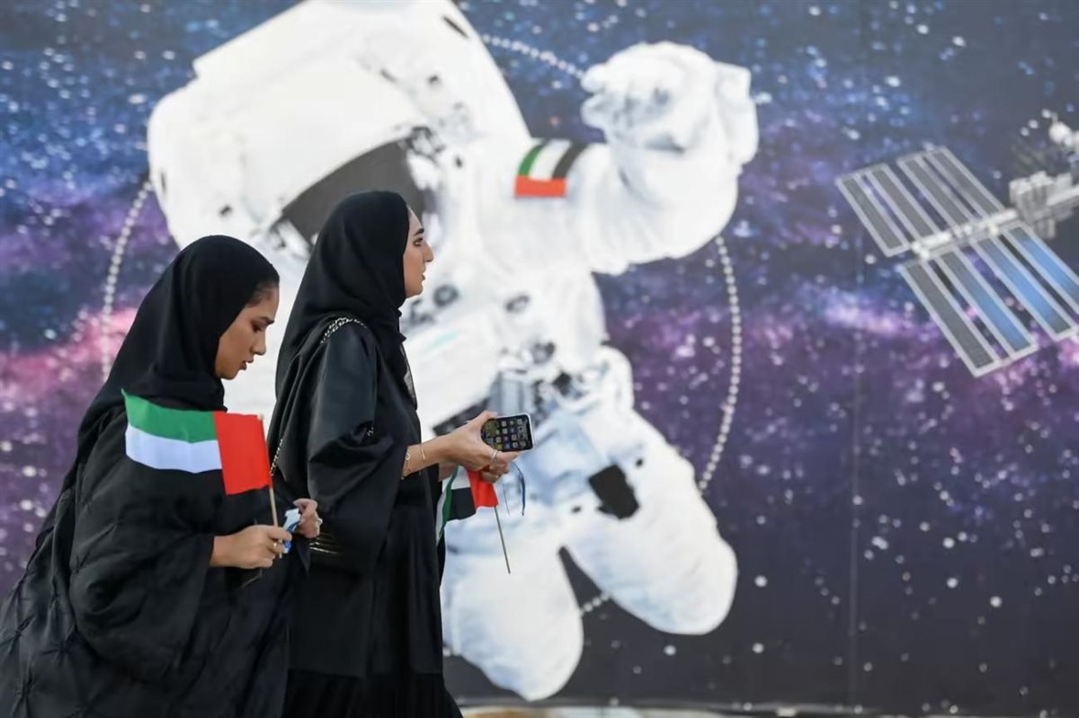 <strong>دور المرأة الإماراتية في قطاع التكنولوجيا</strong>