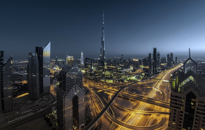 تحول عالمي نحو الإمارات